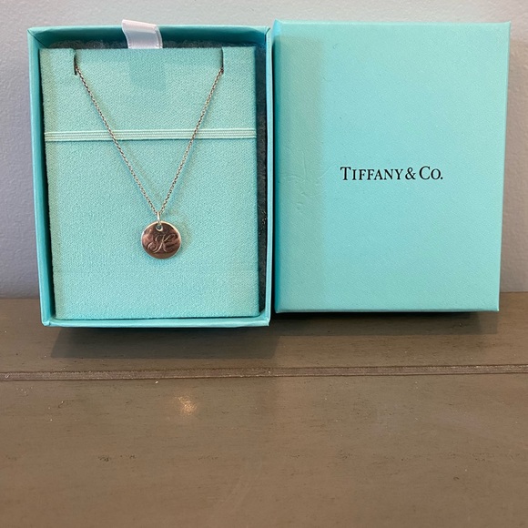 Selling a custom engraved Tiffany&Co 925 silver necklace. Standard length. - Picture 4 of 4